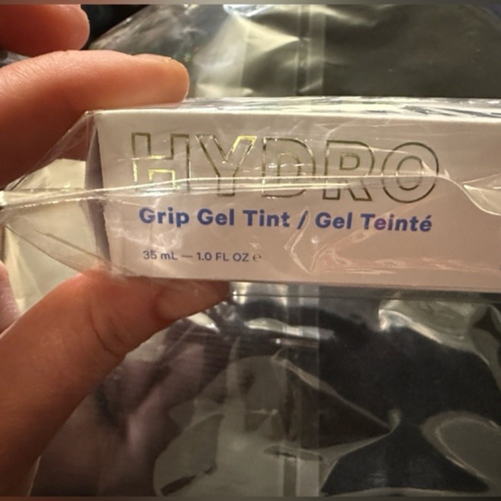 MILK Makeup Hydro Grip NIB color 4 Tinted Foundation - Picture 6 of 7